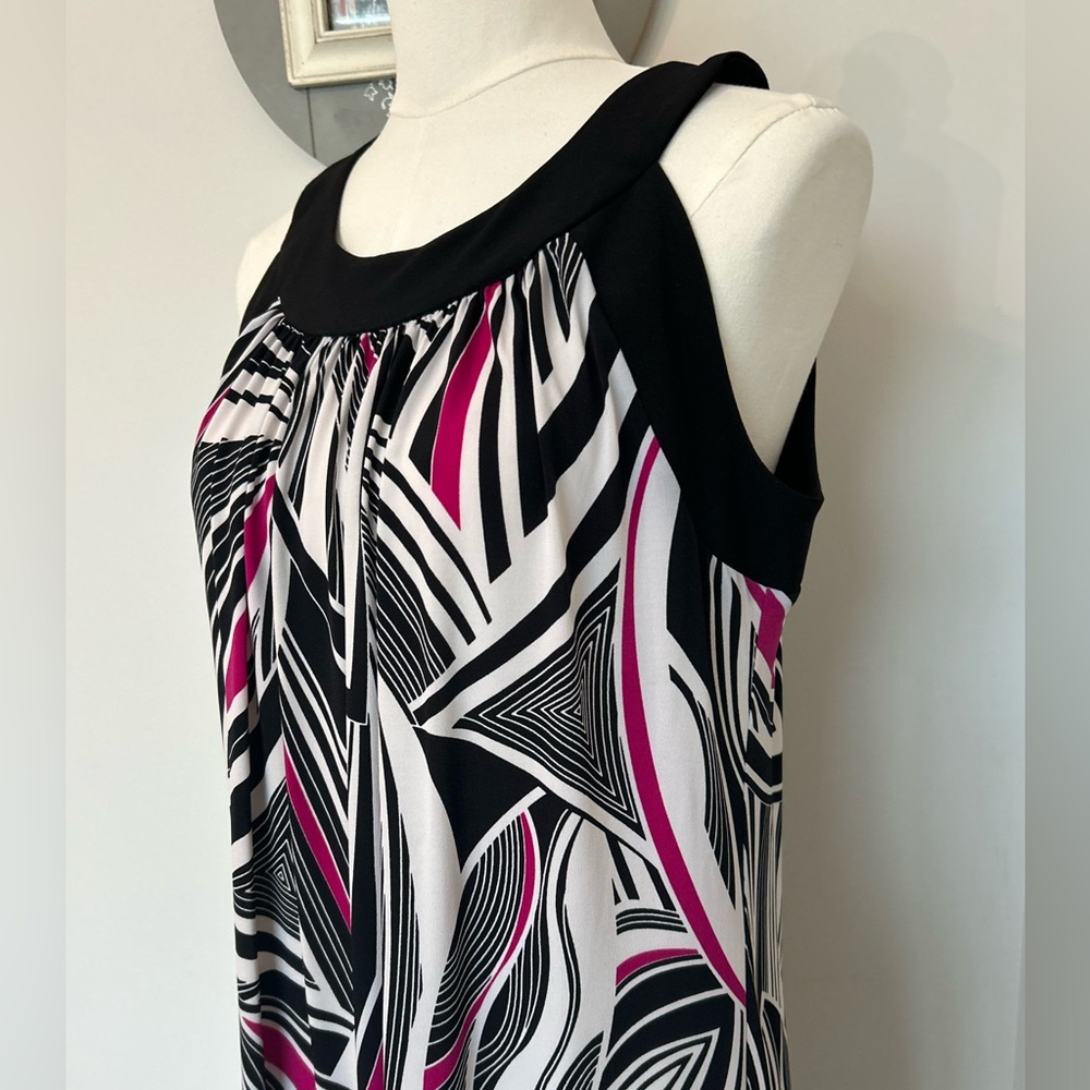 Tiana B Sleeveless Dress Midi Abstract Black & White with Splash of Pink EUC 10 - Picture 3 of 10